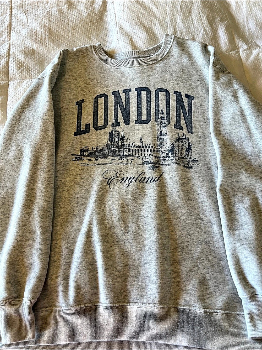 Hollister London Graphic Sweatshirt Size Small Like New
